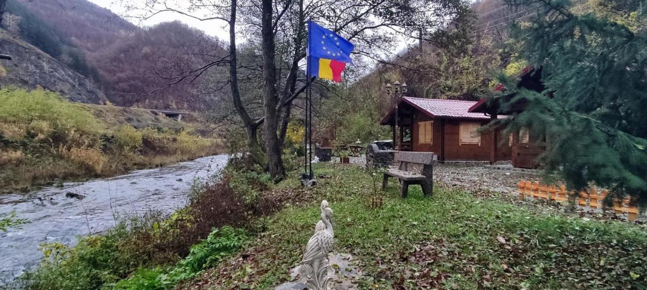 Eden Natural Resort - Transalpina Capalna Exterior foto