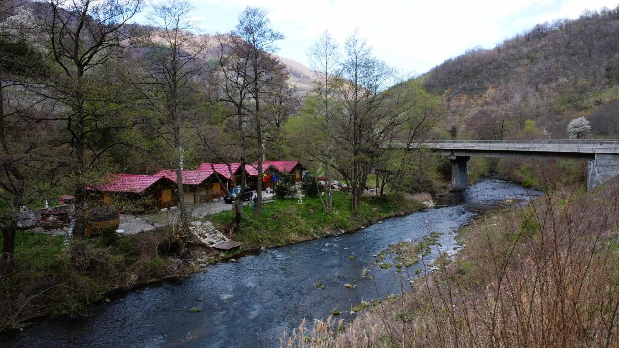 Eden Natural Resort - Transalpina Capalna Exterior foto